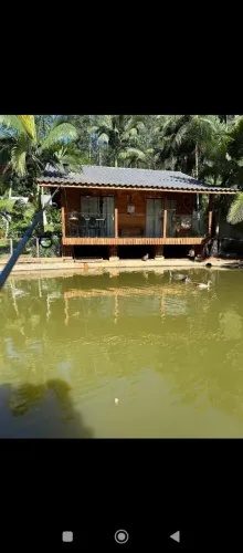 Sítio com lagoa ,picina ,area lazer com total segurança .