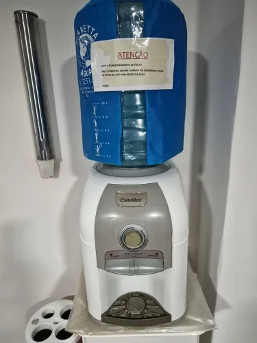 Bebedouro de bancada 127v.