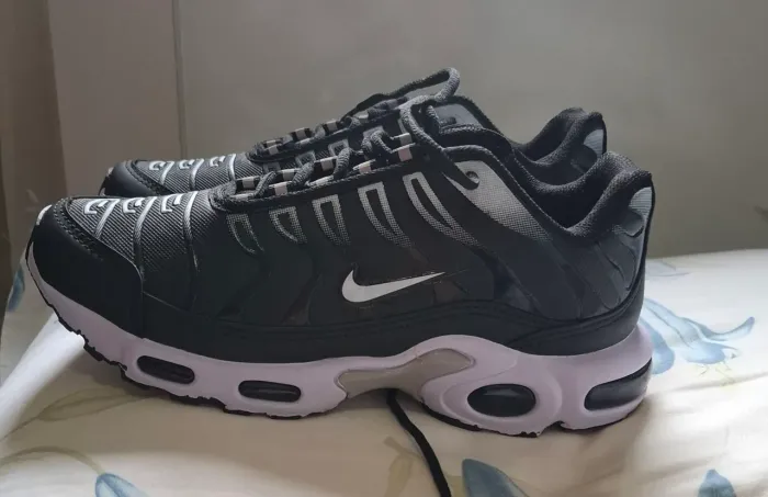 TÊNIS NIKE AIR MAX PLUS