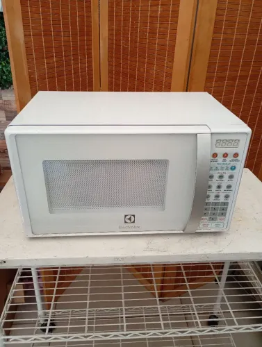 Microondas Eletrolux 110v funciona normal 