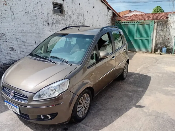 Fiat Idea Essence Dualogic 1.6 Flex 16V 5P 2013