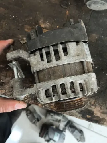 Vendo alternador do kwid original