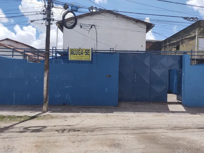 PRÉDIO COMERCIAL EM AFOGADOS, COM DOIS PAVIMENTOS
