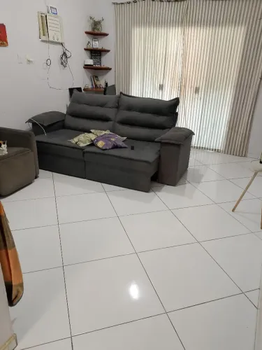 CASA EM QUEIMADOS