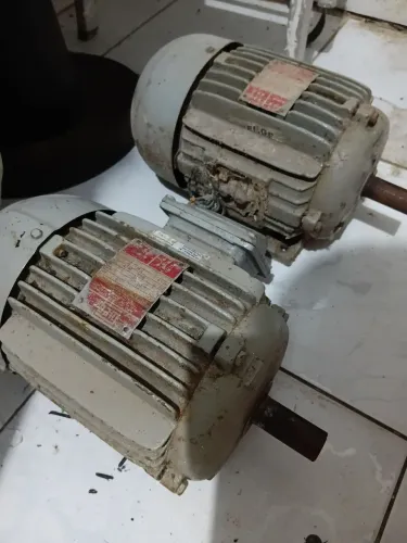 Vendo motores elétricos trifásicos 