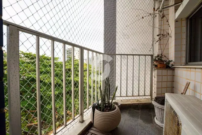 Vendo apartamento com 2 quartos em Vital Brazil - Niterói - RJ