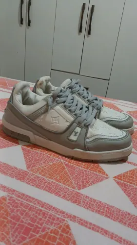 Tenis semi usado 