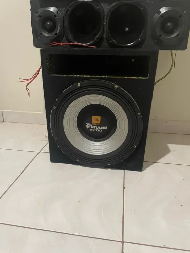 Som automotivo JBL