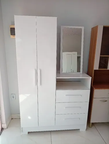cômoda com espelho 