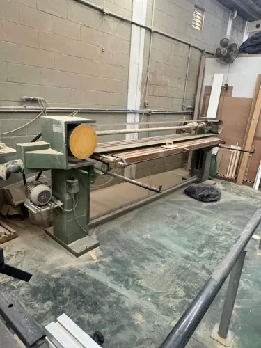 Lixadeira de Cinta Industrial para Marcenaria | Bancada Longa