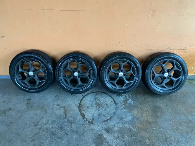 Rodas aro 15 furação 4x100 + pneus bons !! Barato