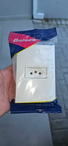 Tomada enerbras Beleze 20A completa