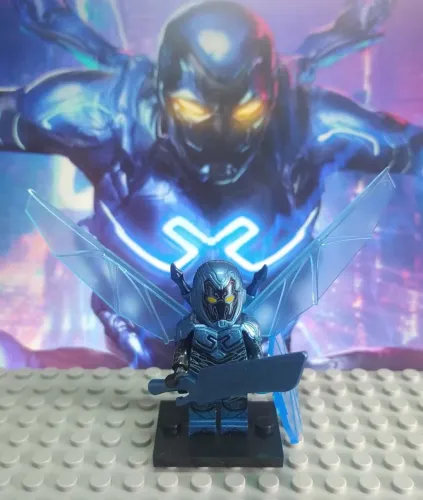 Boneco e Minifigura Besouro Azul - DC Comics (Blocos de montar tipo LEGO)