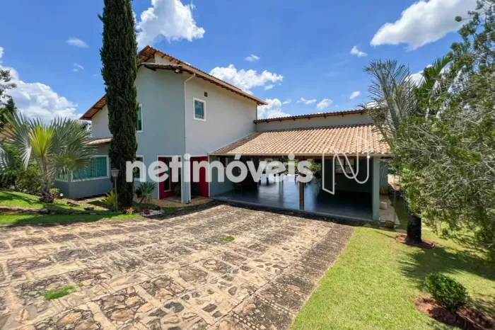 Casa em condomínio de alto padrão em Santa Luzia