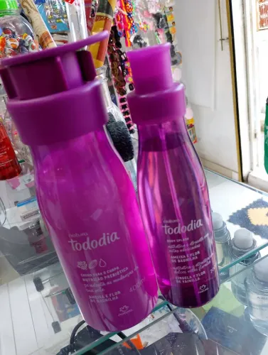 Natura Colônia e creme de pele 