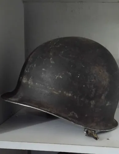 Capacete antigo de aço M1