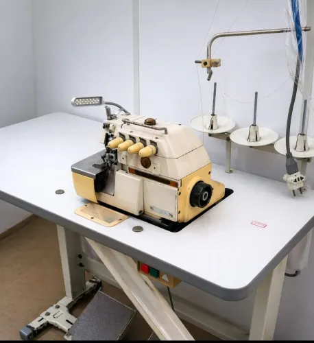 Maquina de overloque 4 fios industrial