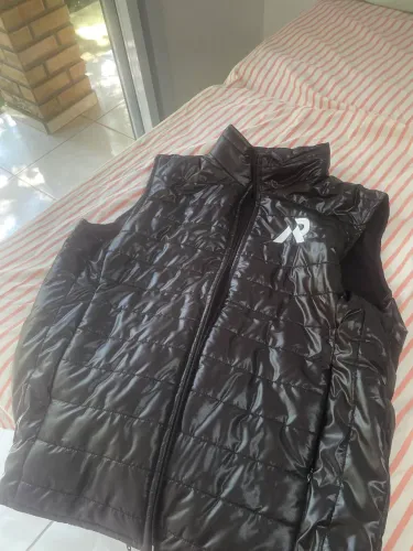 Colete preto tamanho M