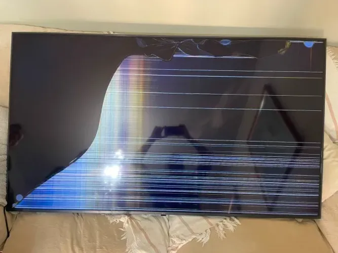 TV LG 4k 60 polegadas (Display quebrado) para retirada de peças ou reparo - 60UQ8050PSB