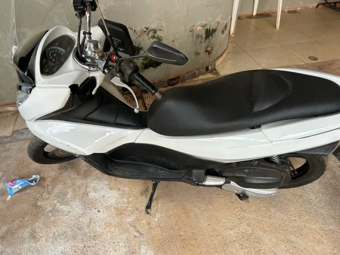 Moto pcx cor branca