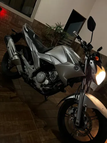 Moto fazer 250