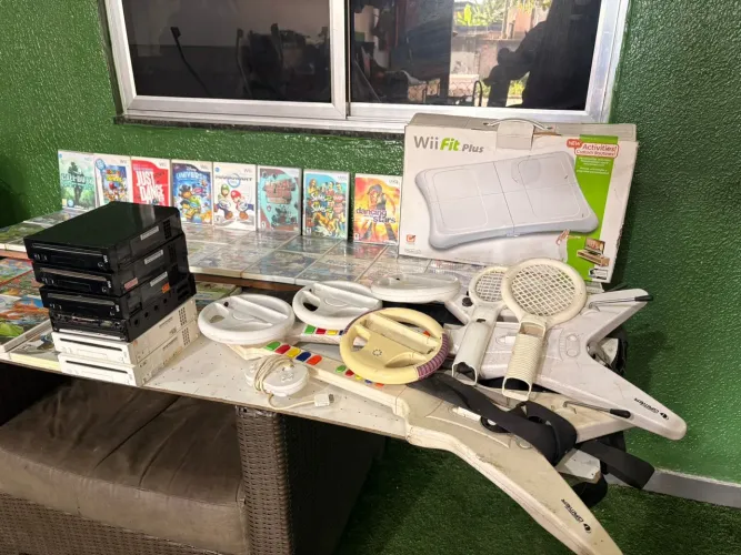 Jogos com console de Nintendo e acessórios