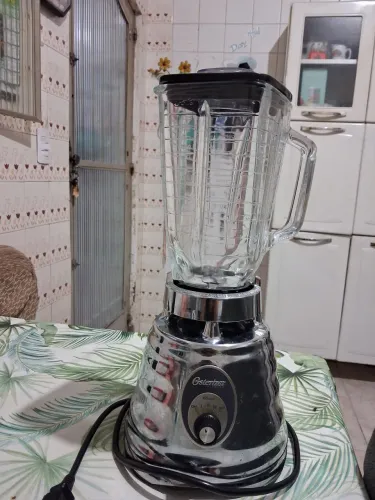Liquidificador Osterizer semi novo