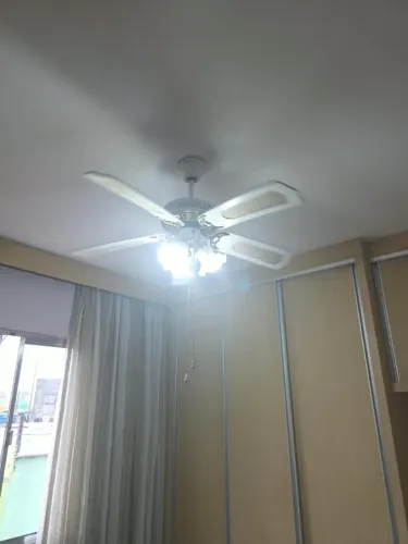 2 Ventiladores Retrô- detalhes Metal  Bronze - 5 Pás, 3 Tulipas para lampadas Economicas. 