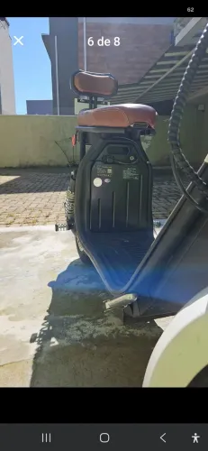 Scooter Elétrica Branca/Marrom