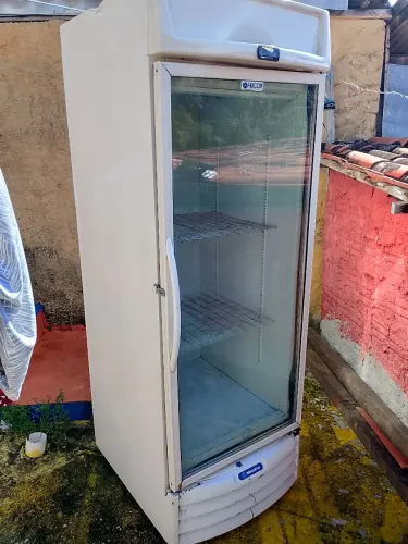 Freezer vertical porta de vidro 