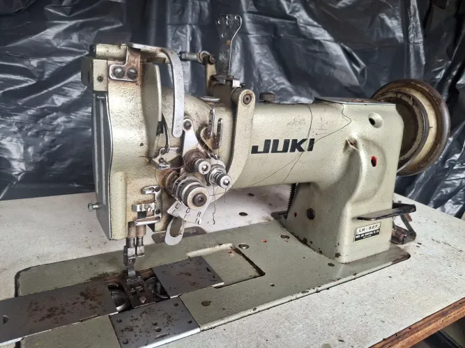 Vendo maquina de costura transporte duplo 2 agulhas juki, precisando regular