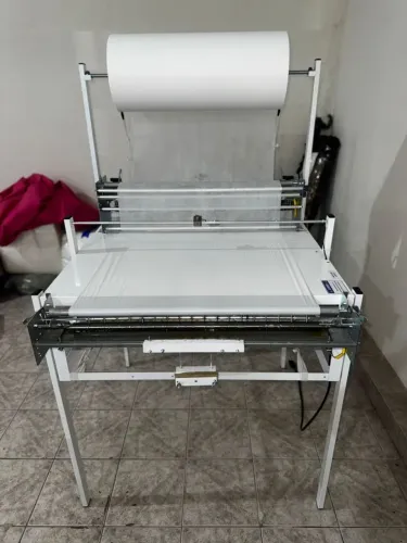 Máquina Para Fabricação de Fraldas e Tapete Pet
