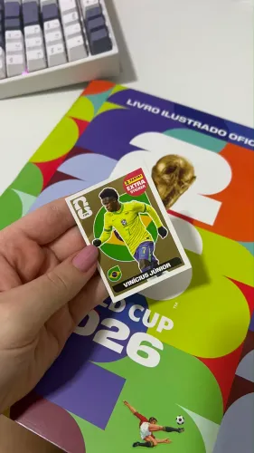 Figurinha Legend Gold Vinicius Júnior Extra
