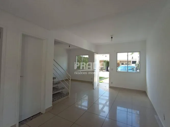 Sobrado com 3 quartos para alugar, 95 m² - Condomínio The Palms - Uberlândia/MG