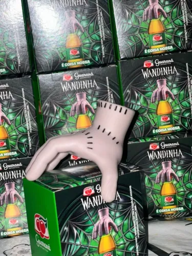 mãozinha wandinha guaraná antártica netflix