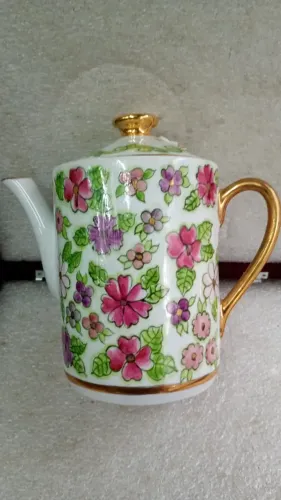 Bule em porcelana