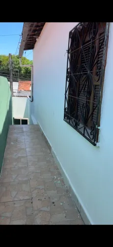 Casa pra alugar , 1 quarto , sala , cozinha, varanda