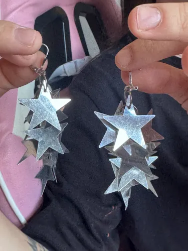 Brincos de estrela, perfeitos para festivais e pro carnaval