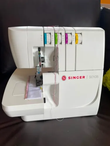 Máquina de Costura Singer Overlock S0105