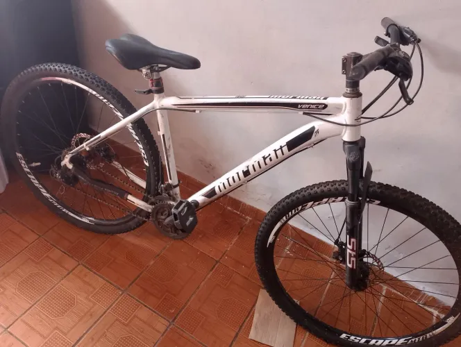 Vendo bicicleta aro 29 zera só pegar e andar pra sai hj