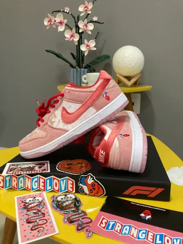 Nike Dunk Low StrangeLove