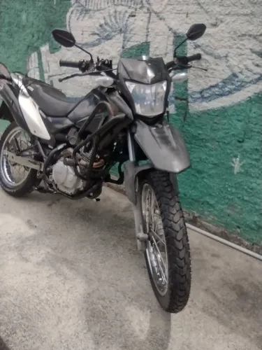 Bros 2014 motor ótimo.