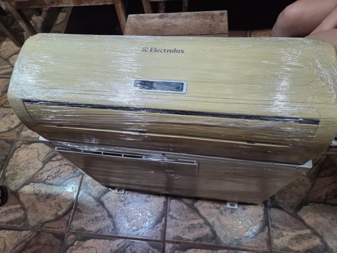 Ar condicionado Split Quente e Frio 9.000 Btus Classificação A gelando