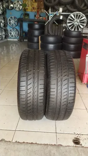 Pá de pneus 195 60 15 Pirelli
