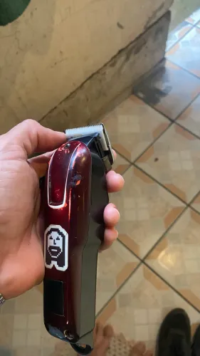 Máquina de cortar cabelo semi profissional
