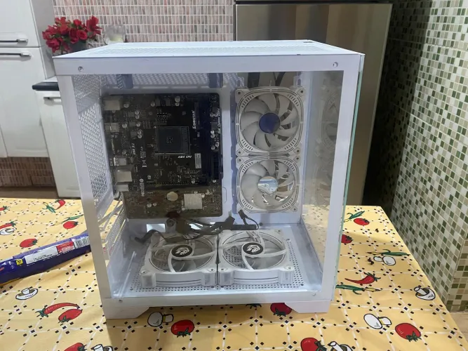 Gabinete gamer branco