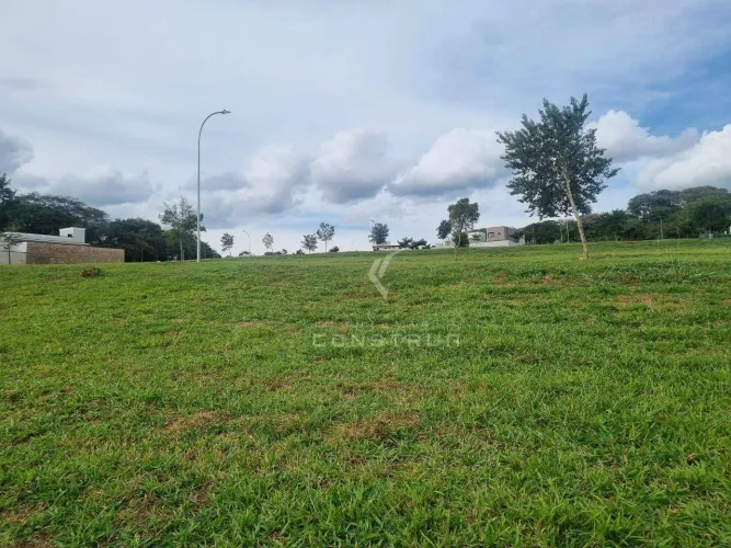 TERRENO A VENDA EM CONDOMINIO EM JAGUARIUNA SP.