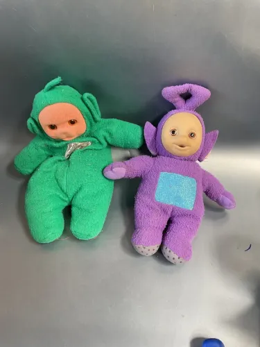 02 Bonecos Teletubbies  Teletubies  Verde e Roxo 