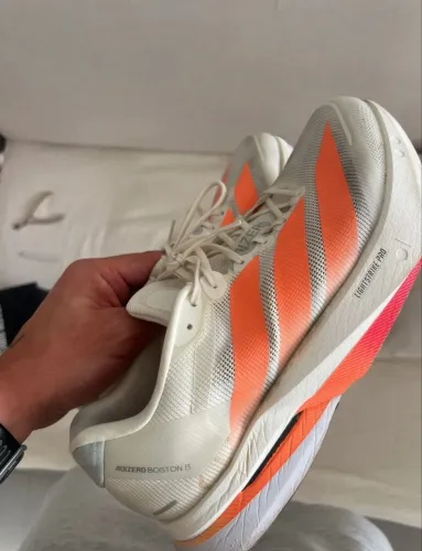 Tênis adidas Boston 13