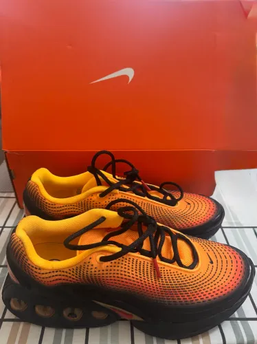 Vendo Tênis Nike Air Max DN Roam